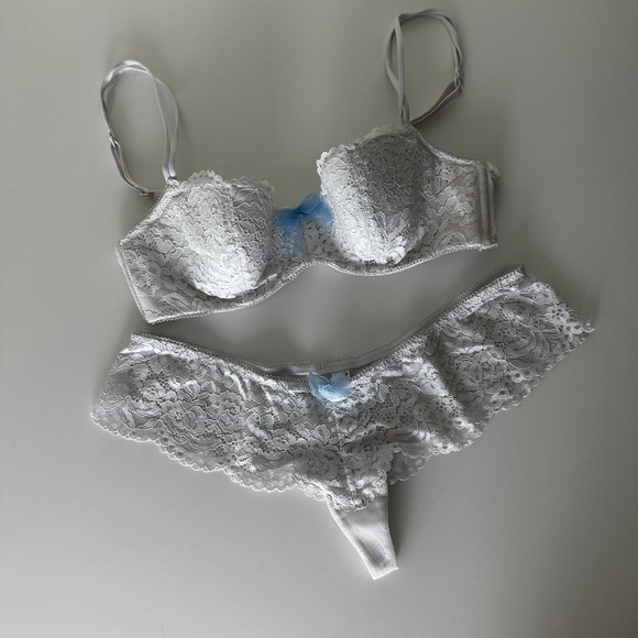 b.tempted White Lace Bra and Panty Set - Picture 1 of 4